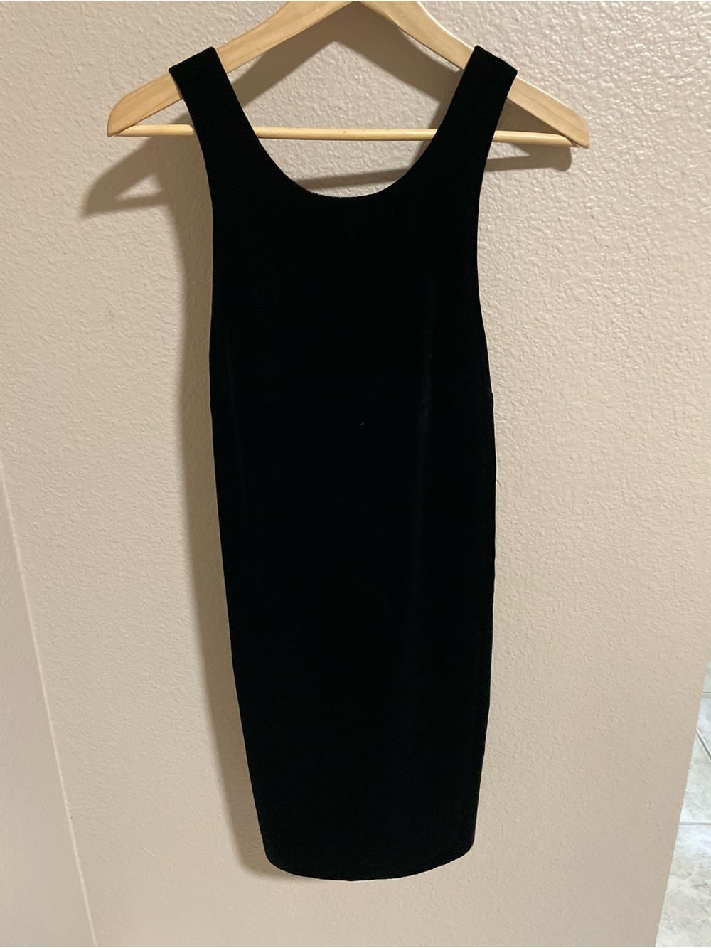 Elizabeth and James Black Velvet Midi Sheath Dress